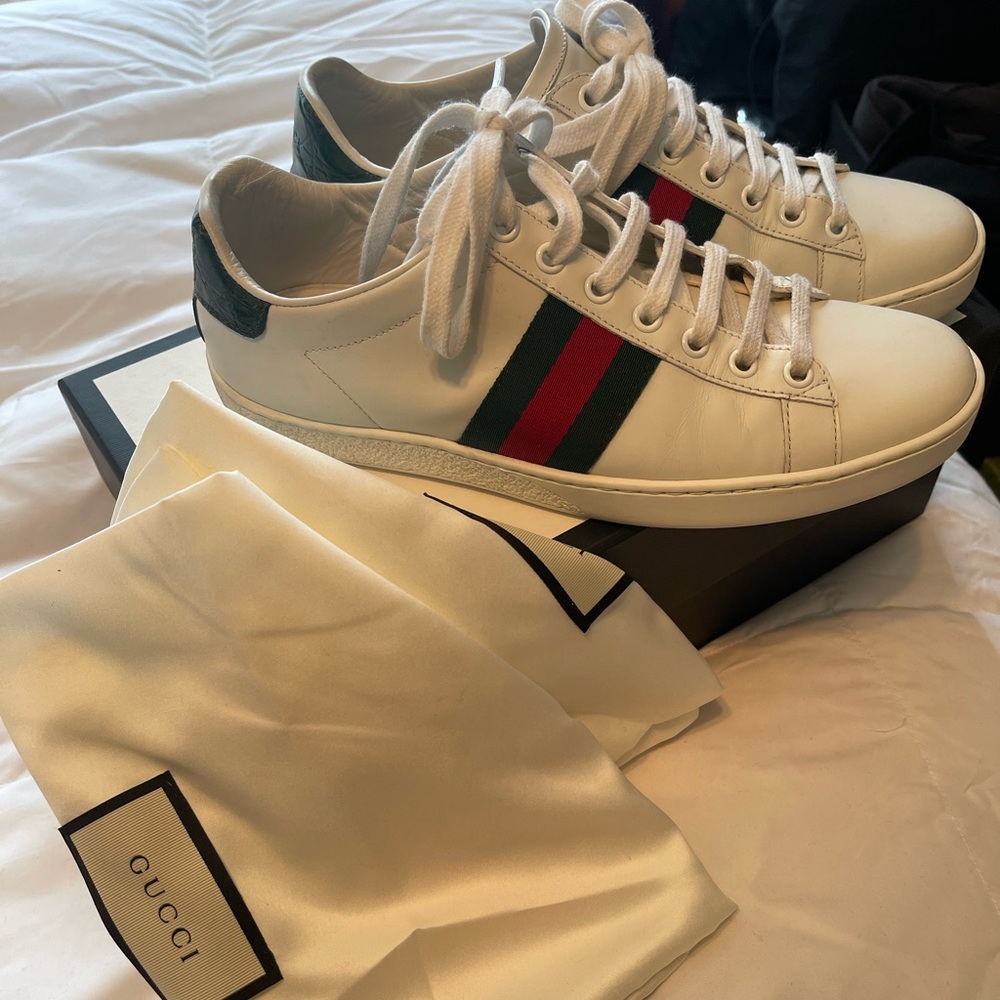 Women’s gucci ace leather sneaker